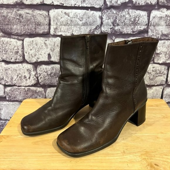 LS Studio Shoes - LS Studio Brown Leather Upper Boats Size 7 1/2